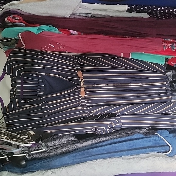 Dress - Picture 3 of 3